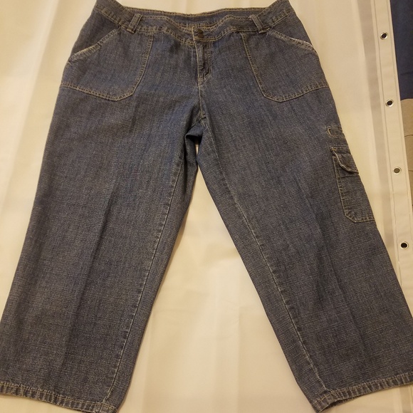 🌟Liz Clairborne Cropped Jeans - Picture 2 of 3